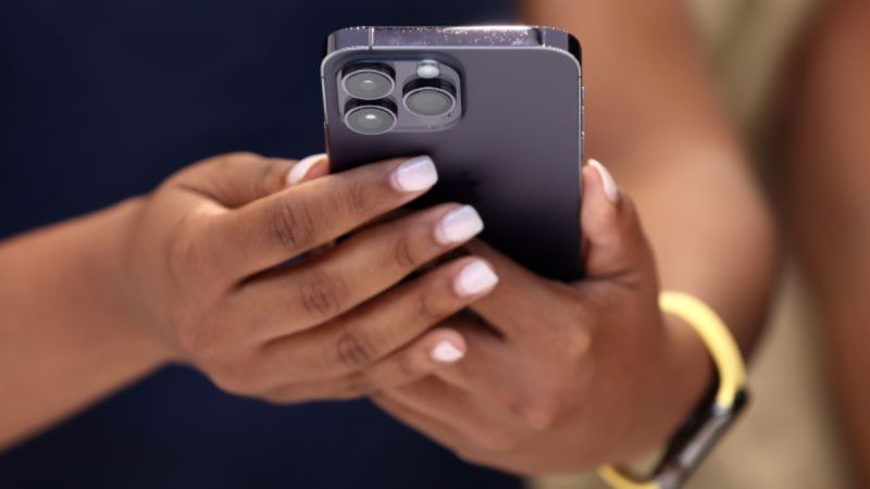 Prepárate: el botón del iphone de finalizar llamadas cambiará de lugar | cnn