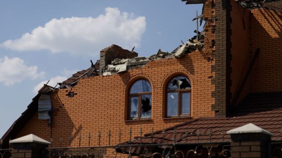 El olor a muerte acecha en las calles de Orikhiv, que es blanco frecuente de los ataques aéreos rusos