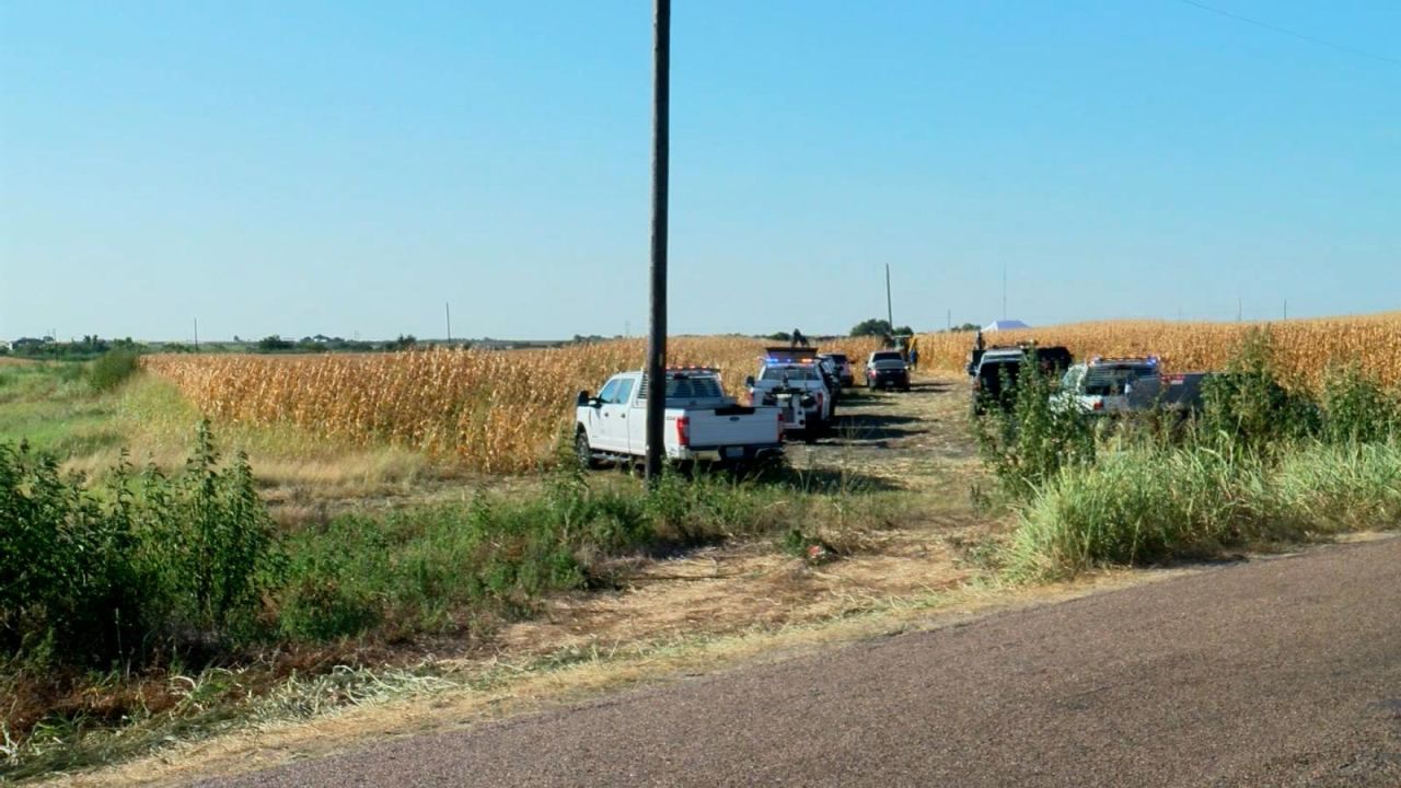 CNNE 1434552 - 5 cosas- hallan tres muertos en cisterna subterranea en texas