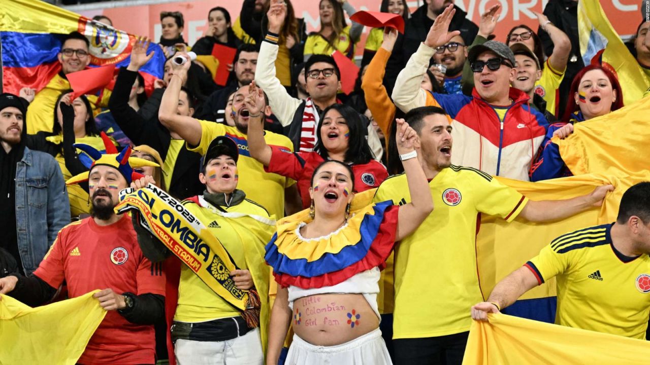 CNNE 1434855 - los colombianos en australia estan entregados con su seleccion