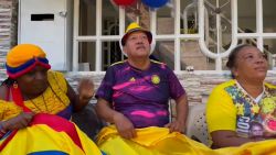 CNNE 1434925 - asi se vive el partido y gol de colombia en valle del cauca