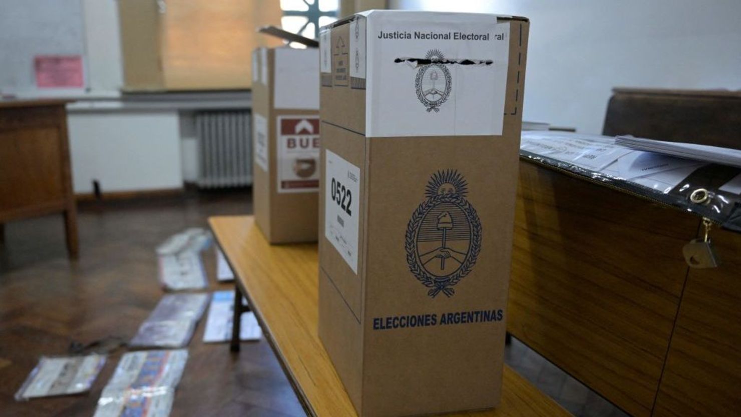 Una urna de las elecciones PASO en Argentina, este domingo 13 de agosto de 2023