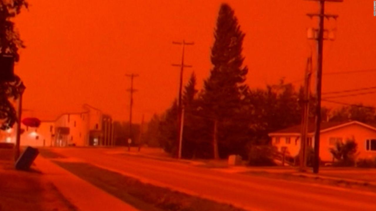 CNNE 1437461 - incendios en canada dejan el cielo color rojo