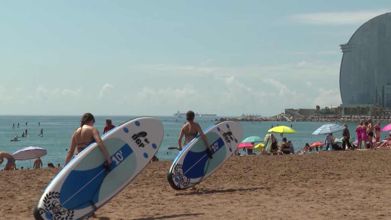 CNNE 1443039 - ola de calor impacta el turismo en la union europea