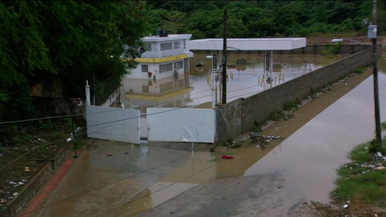 CNNE 1443298 - la tormenta franklin toco tierra en republica dominicana