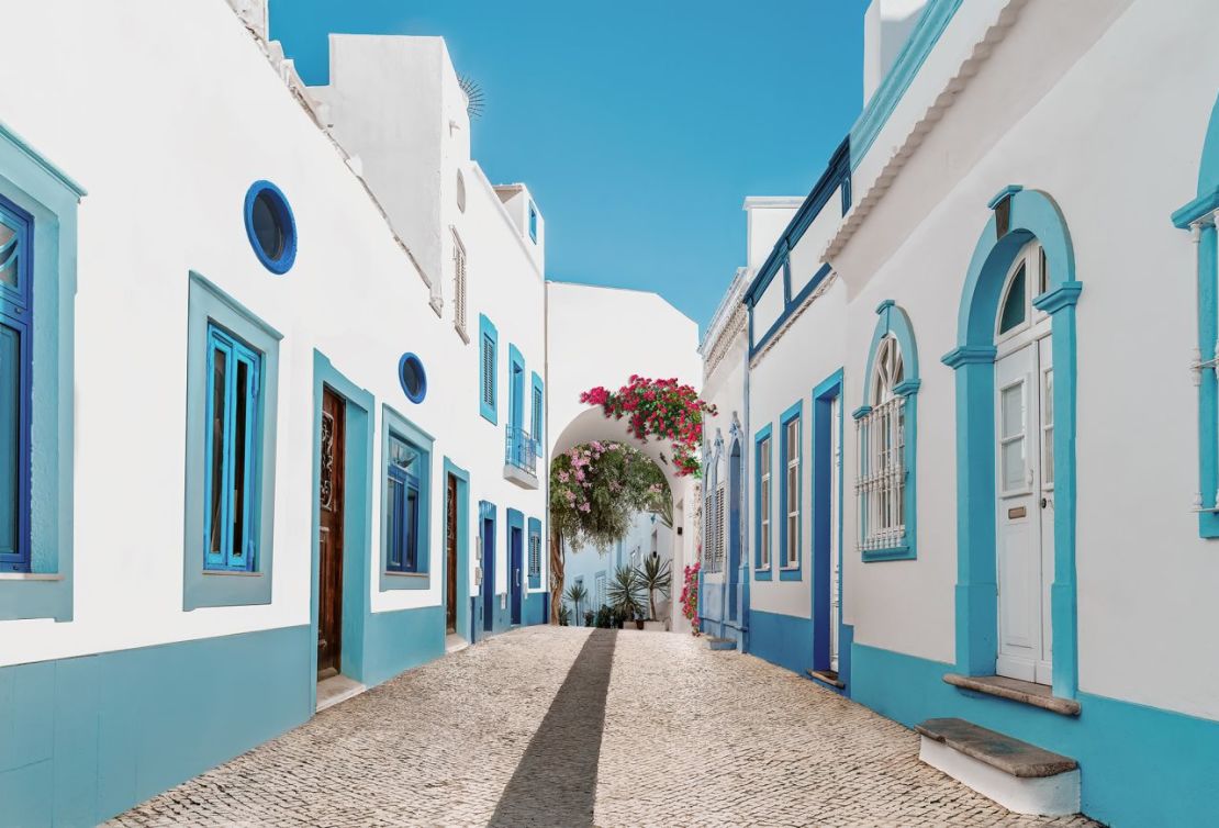 La bonita Olhão, en Portugal, introdujo una tasa turística en 2023. Crédito: Armando Oliveira/iStockphoto/Getty Images