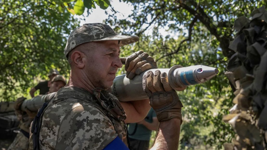 Un militar ucraniano fotografiado cerca de una línea del frente en la región de Zaporiyia. Crédito: Viacheslav Ratynskyi/Reuters