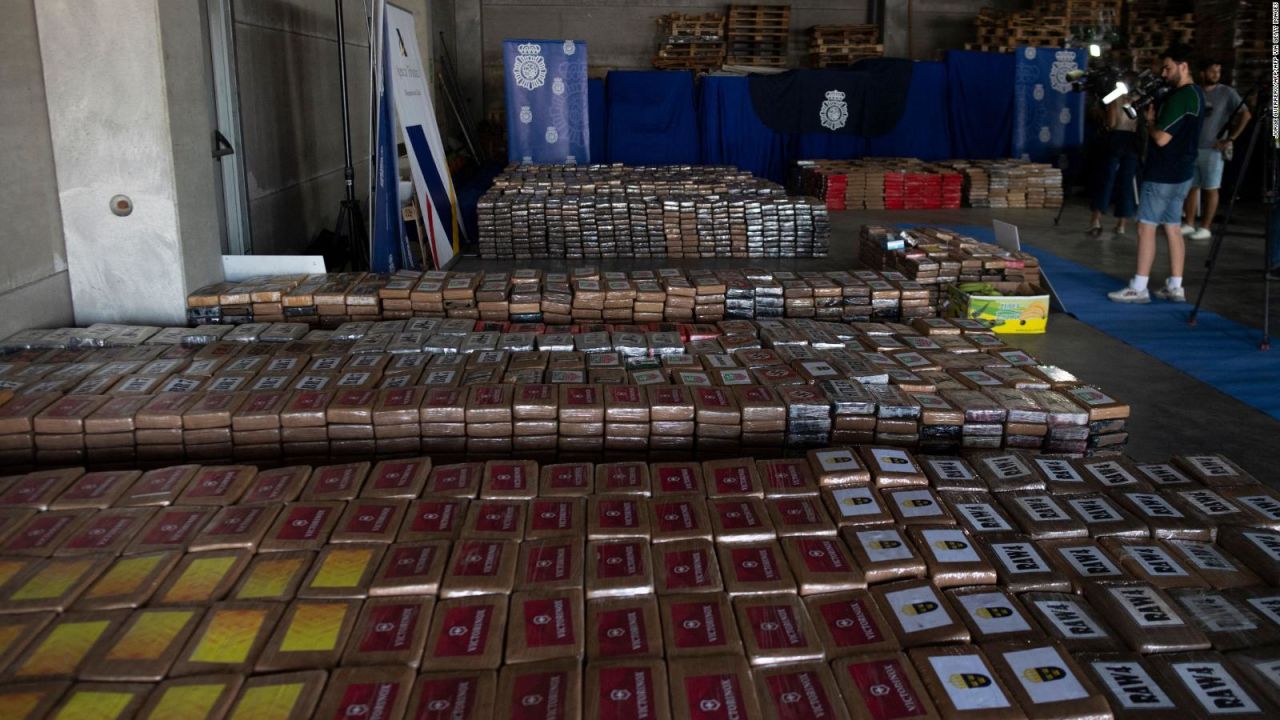 CNNE 1444115 - asi fue el hallazgo de casi 9,5 toneladas de cocaina en cajas de bananas