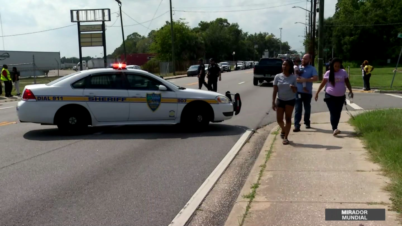 CNNE 1444306 - al menos tres muertos tras el tiroteo en jacksonville