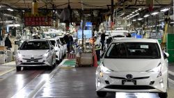 CNNE 1445618 - toyota suspendio operaciones por falla en el sistema en las plantas de japon