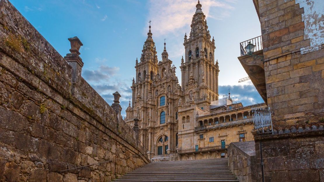 Muchos peregrinos del Camino terminan su viaje en la Catedral de Santiago de Compostela, en Galicia, España. Crédito:samael334/iStockphoto/Getty Images