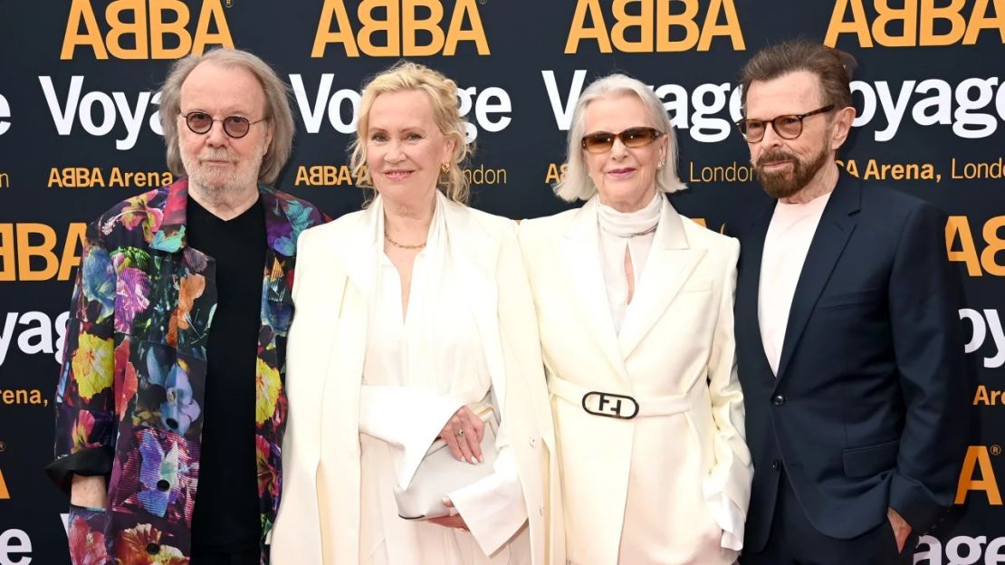 Benny Andersson (izquierda), Agnetha Fältskog (centro-izquierda), Anni-Frid Lyngstad (centro-derecha) y Bjorn Ulvaeus (derecha) de ABBA. Crédito: Dave J Hogan/Getty Images