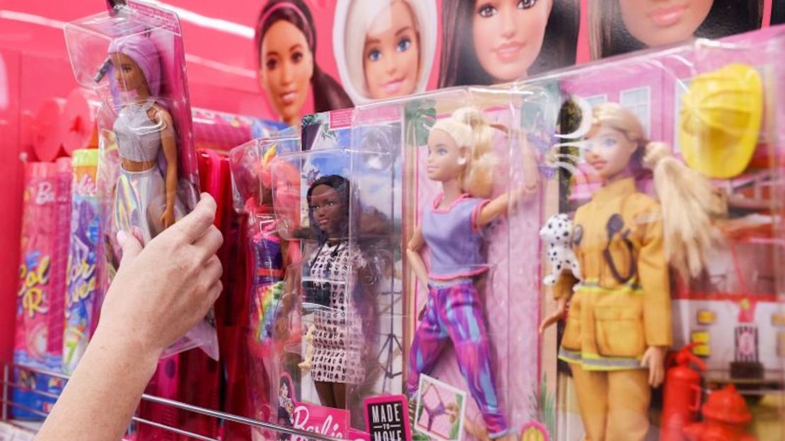 Muñecas Barbie a la venta en la tienda Detsky Mir de Moscú, 22 de agosto de 2023.