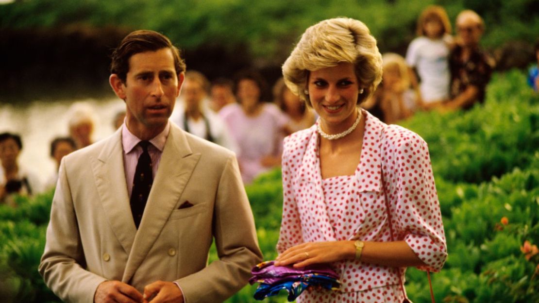 El príncipe Carlos y Diana en Hawai, cuando Carlos todavía era un príncipe.