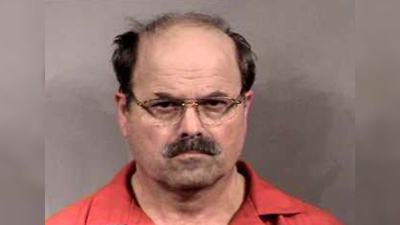 https://media.cnn.com/api/v1/images/stellar/prod/cnne-1447456-btk-serial-killer.jpg