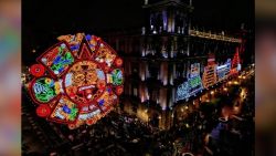 CNNE 1448599 - asi luce el zocalo de ciudad de mexico en el mes patrio