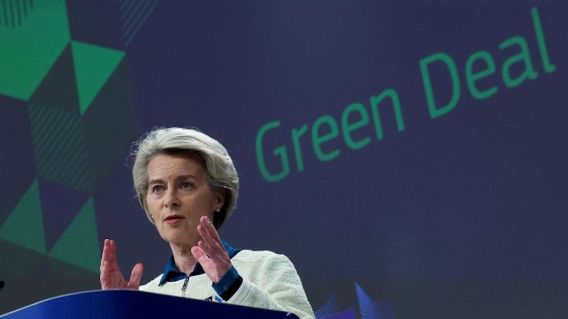 La presidenta de la Comisión Europea, Ursula von der Leyen, detalla el "Plan Industrial del Acuerdo Verde" de la Unión Europea para garantizar que el bloque desempeñe un papel de liderazgo en la producción de tecnologías limpias en Bruselas, Bélgica, el 1 de febrero de 2023.