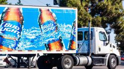 CNNE 1449602 - un inversor destacado cree en el posible rescate de bud light