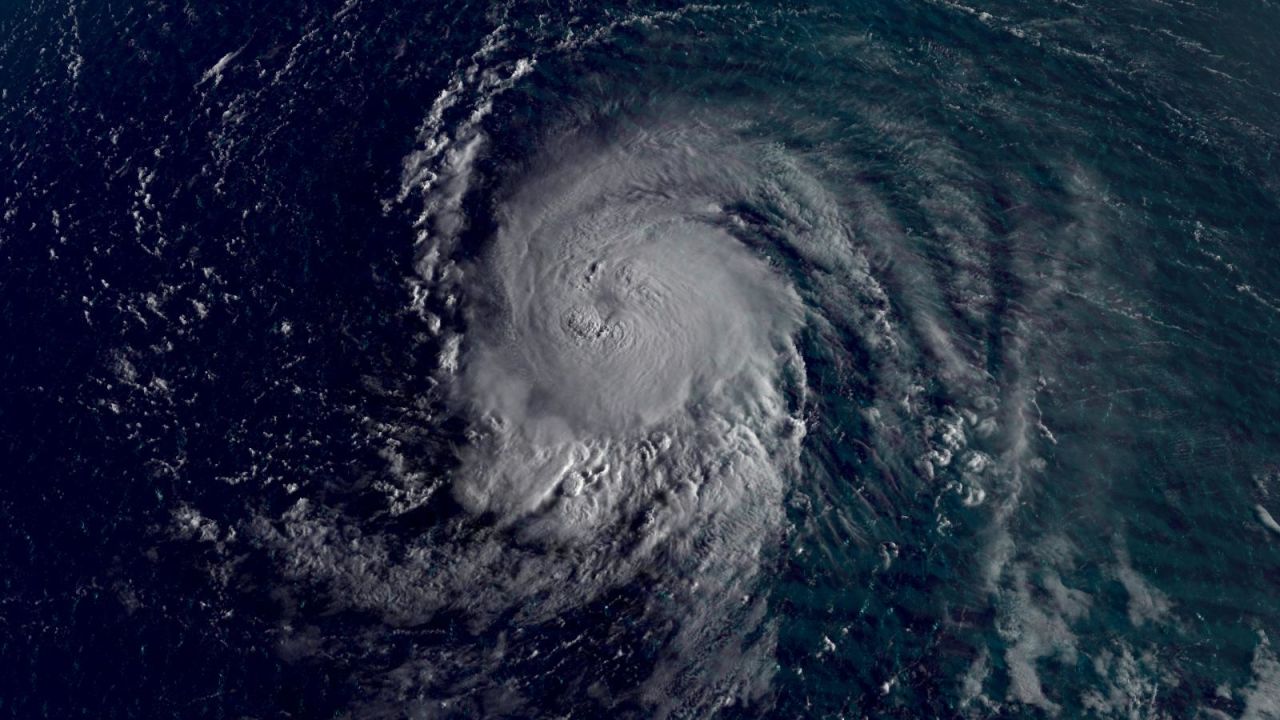 CNNE 1449677 - huracan lee toma fuerza en trayectoria cerca de puerto rico