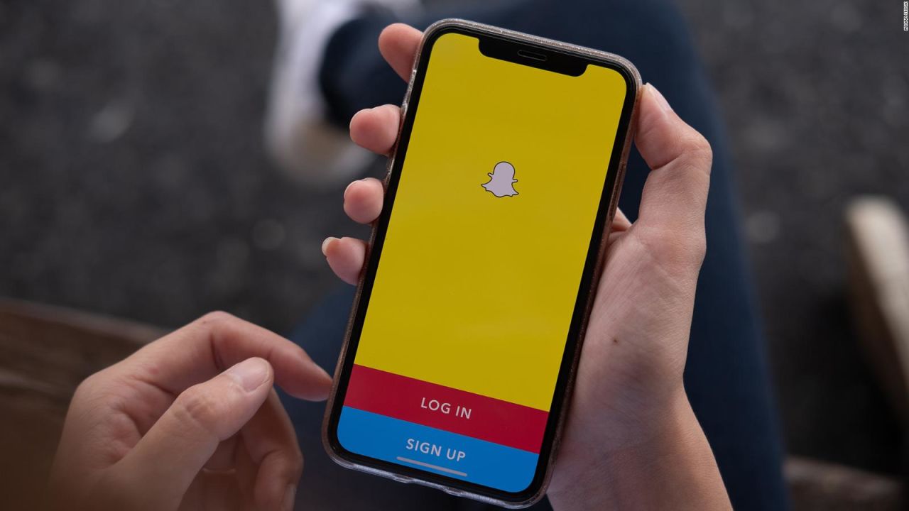 CNNE 1450037 - snapchat refuerza seguridad para usuarios con nuevas medidas