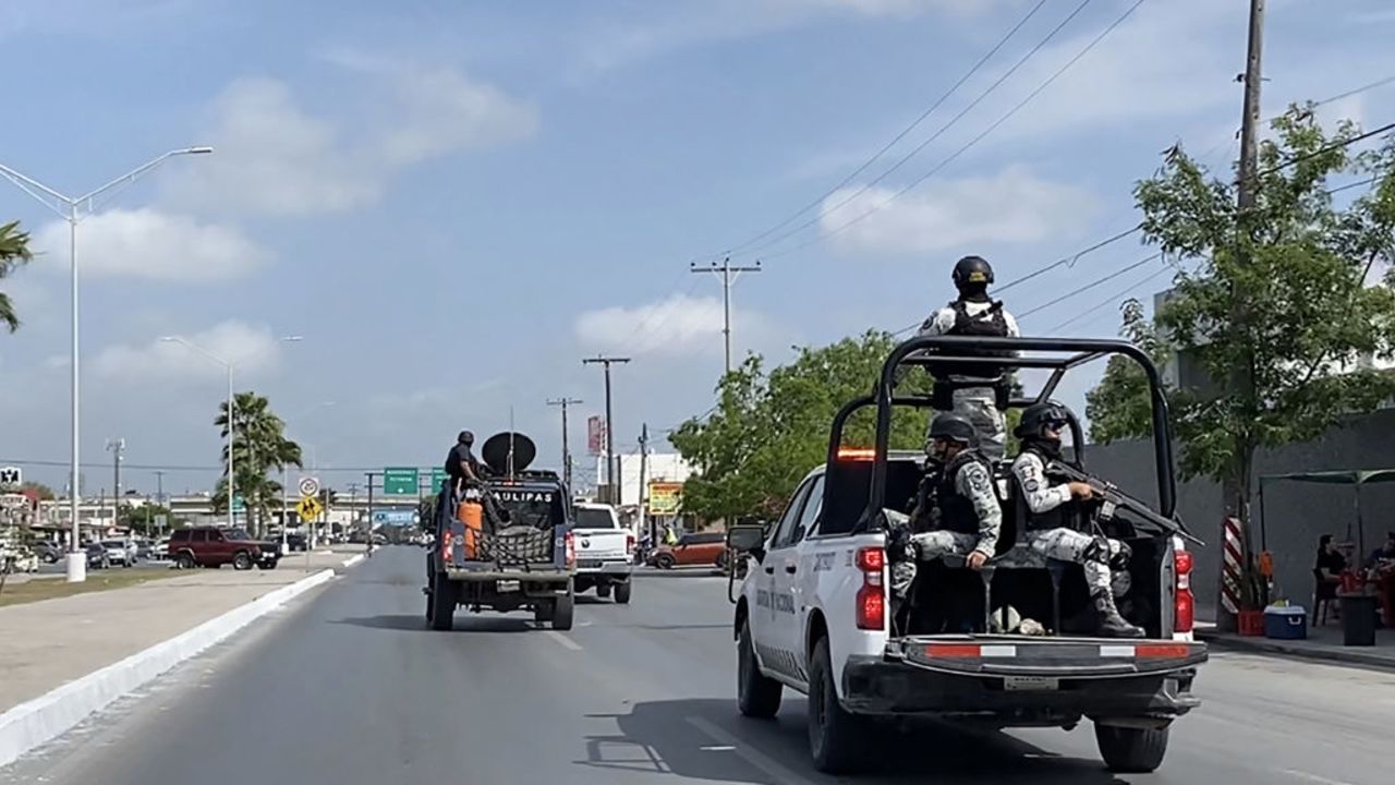 La Guardia Nacional y vehículos militares participan en una operación en el estado de Tamaulipas, México, el domingo 7 de marzo de 2023. Crédito: STR/AFP vía Getty Images