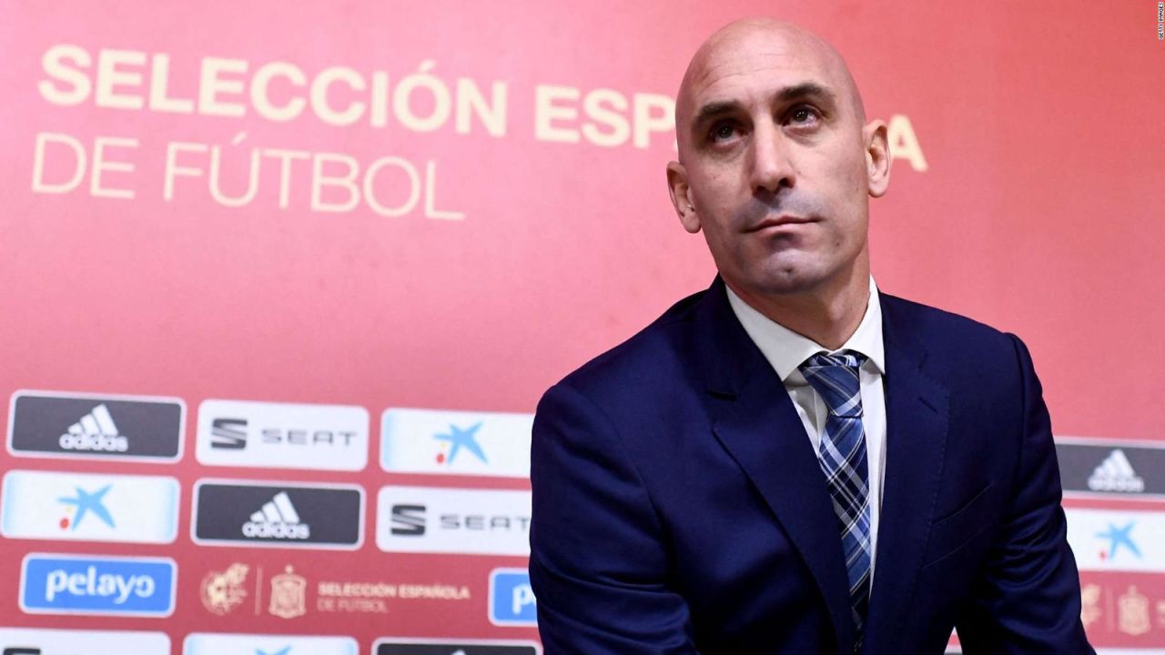 CNNE 1453366 - la fifa inahibilito a luis rubiales por tres anos-