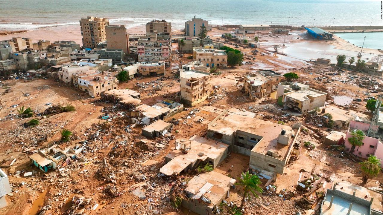 CNNE 1453440 - libia- destruccion en derna asemeja una zona de guerra