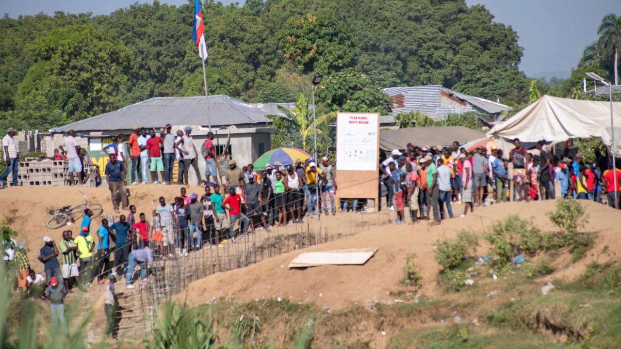 CNNE 1453826 - tension entre haiti y republica dominicana por el canal del rio masacre