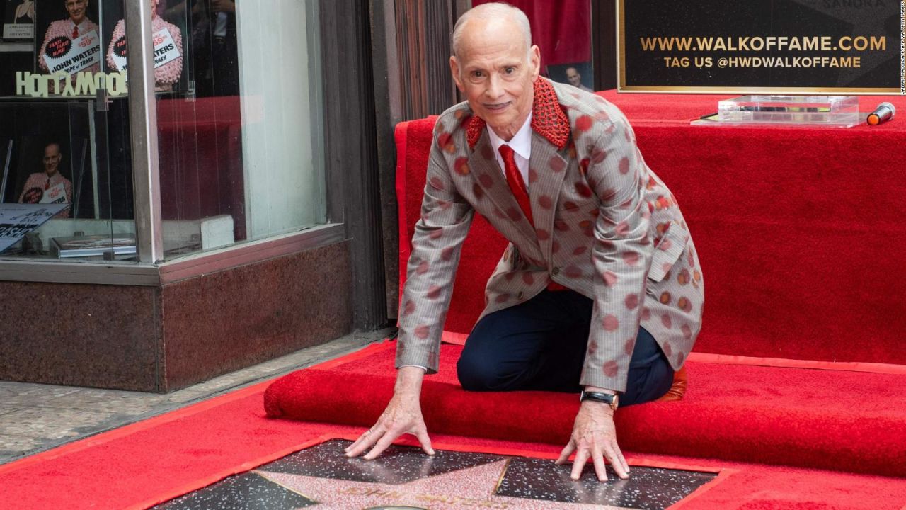 CNNE 1454622 - john waters recibe un homenaje doble en la meca del cine