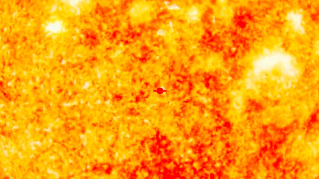 CNNE 1454681 - la nasa graba el momento de una erupcion solar