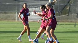 CNNE 1455429 - seleccion femenina de futbol llego a acuerdo con la federacion espanola