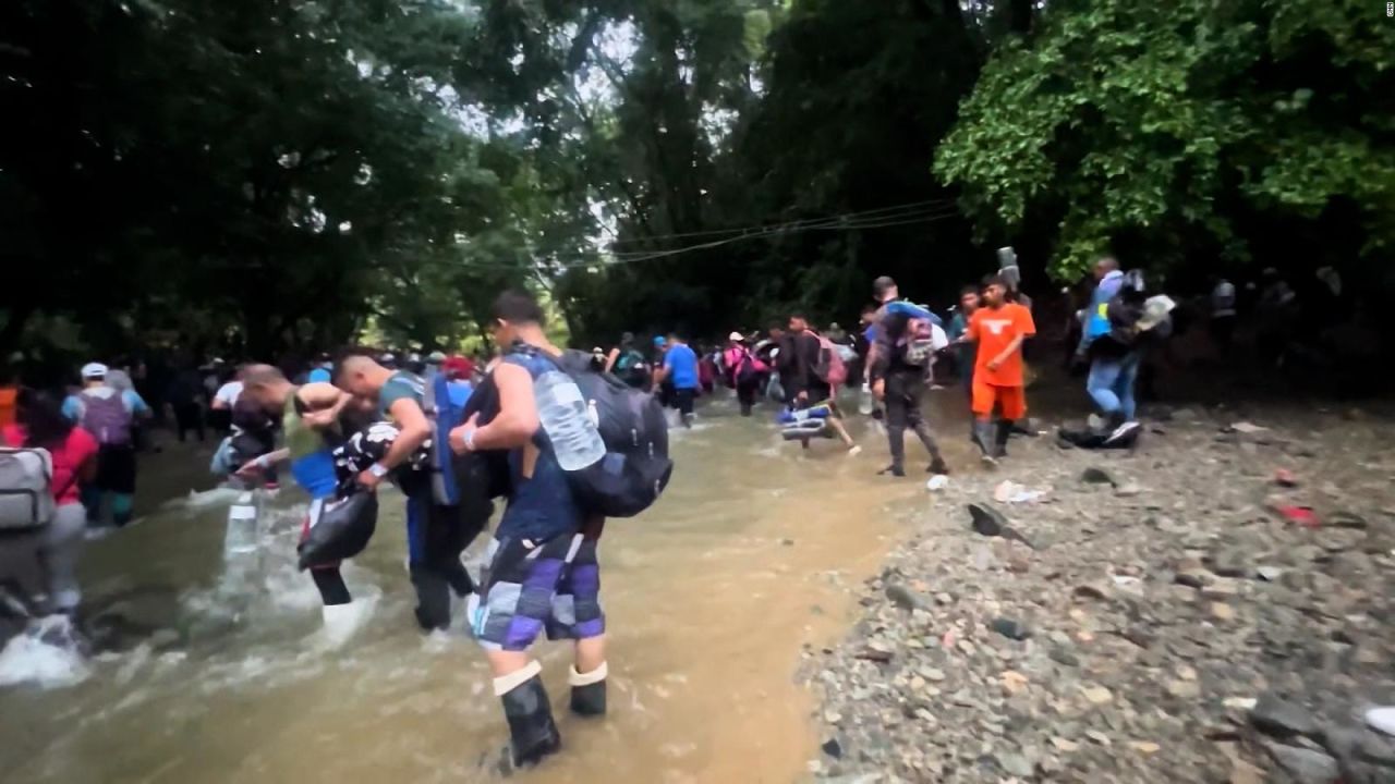 CNNE 1457123 - ¿como es el cruce de migrantes por el darien?