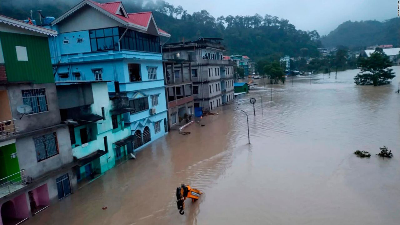 CNNE 1466878 - al menos 10 muertos y 82 desaparecidos tras inundaciones en la india