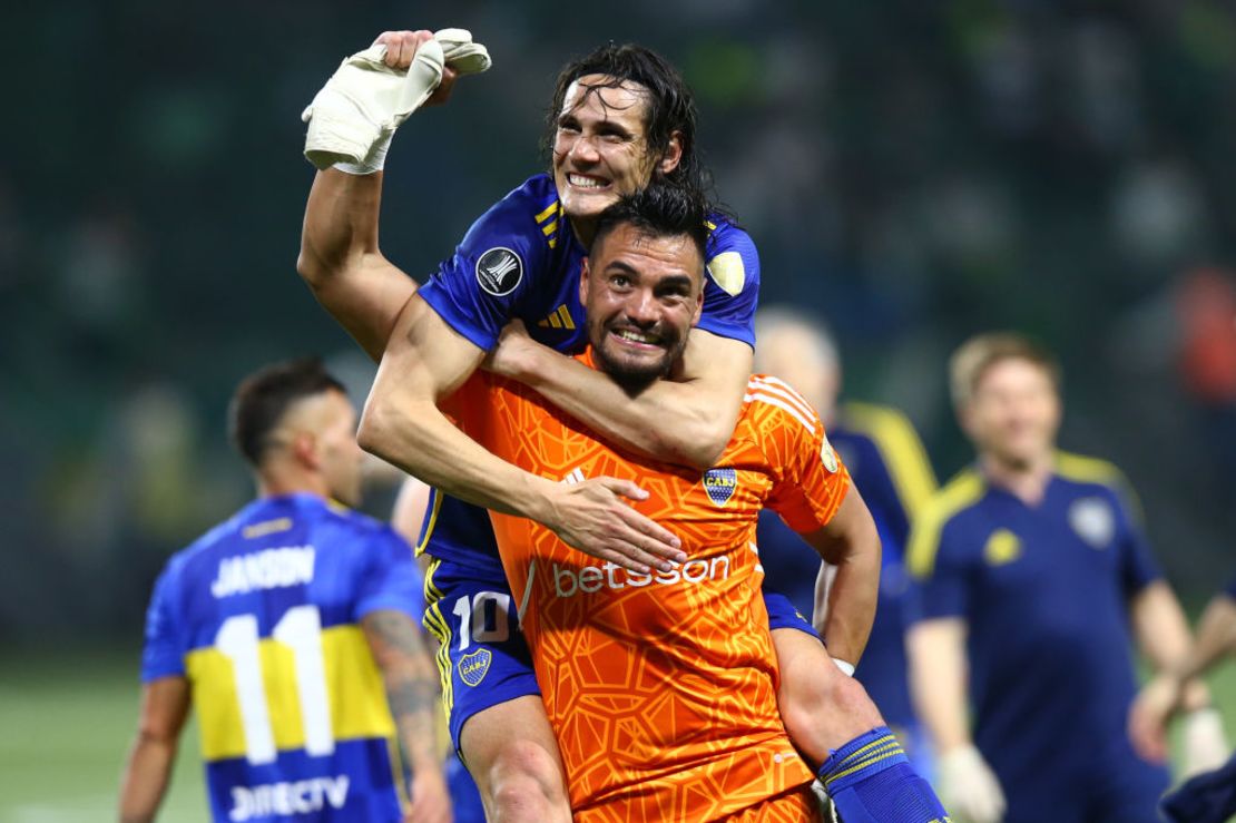 Sergio Romero y Edison Cavani celebran la clasificación a la final de la Copa Libertadores de América.