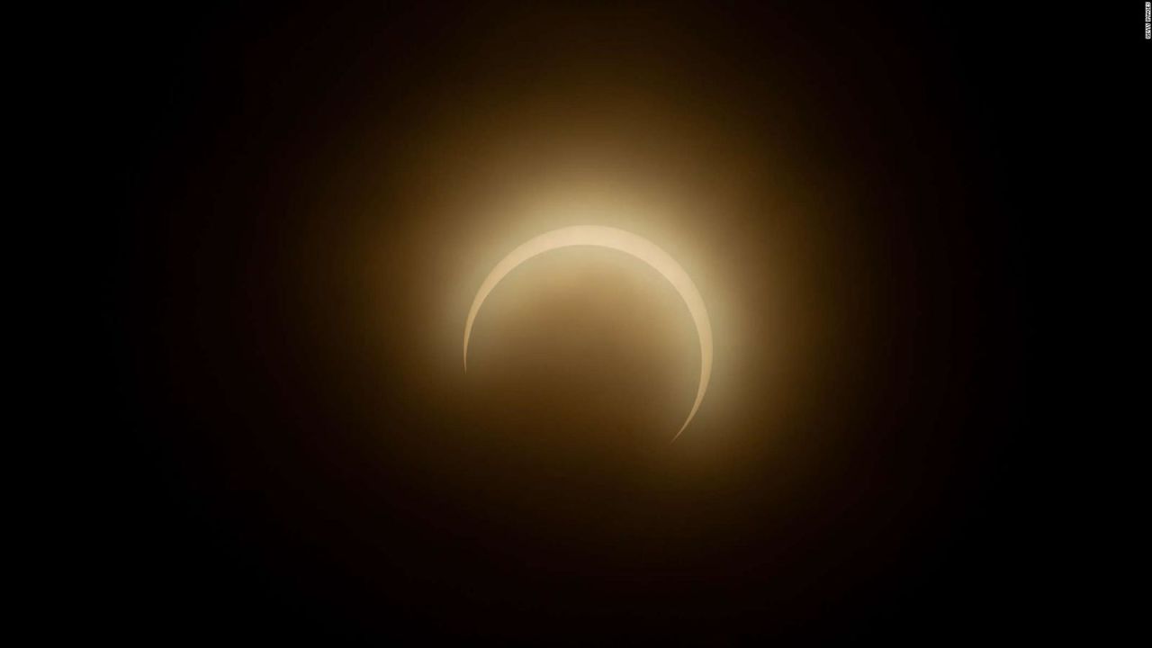 CNNE 1477324 - distintos puntos de america se deleitaron con el eclipse solar