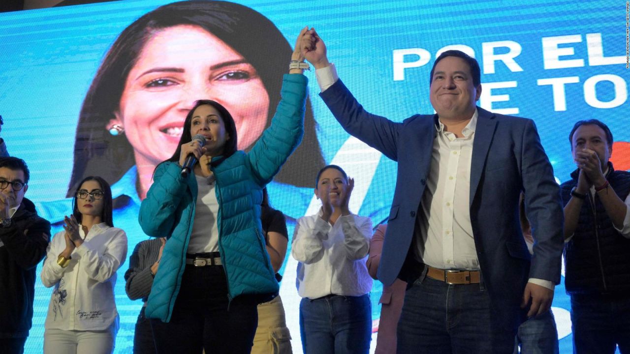 CNNE 1477697 - luisa gonzalez felicita al candidato electo daniel noboa