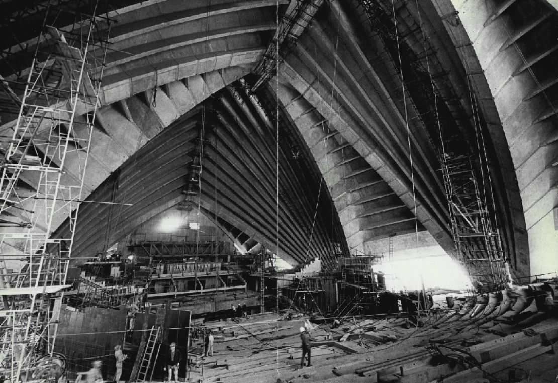 Una mirada al trabajo en progreso en la Ópera de Sydney en 1969.