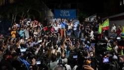 CNNE 1481978 - machado gana candidatura presidencial opositora en venezuela