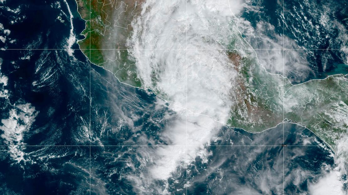 Vista satelitael del huracán Otis el 25 de octubre de 2023 tras tocar tierra en el estado de Guerrero. Crédito. NOAA