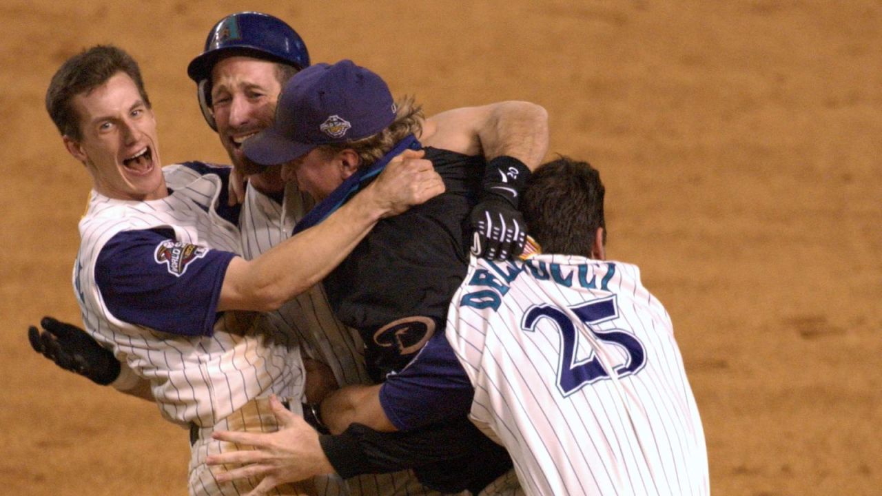 CNNE 1483178 - lo que pasaba en 2001, cuando los diamondbacks jugaron la serie mundial