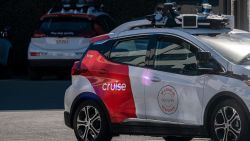 CNNE 1483188 - suspenden licencia de cruise para operar vehiculos autonomos