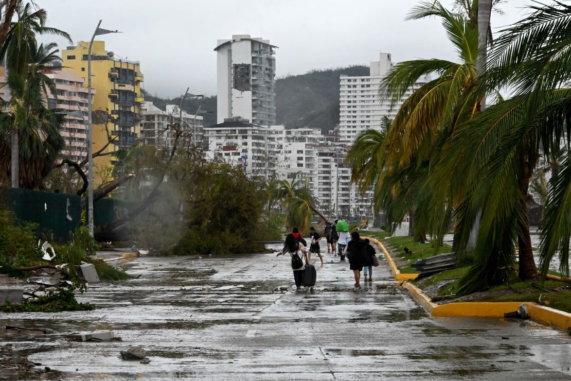 CNNE 1483352 - mexico-weather-hurricane-otis