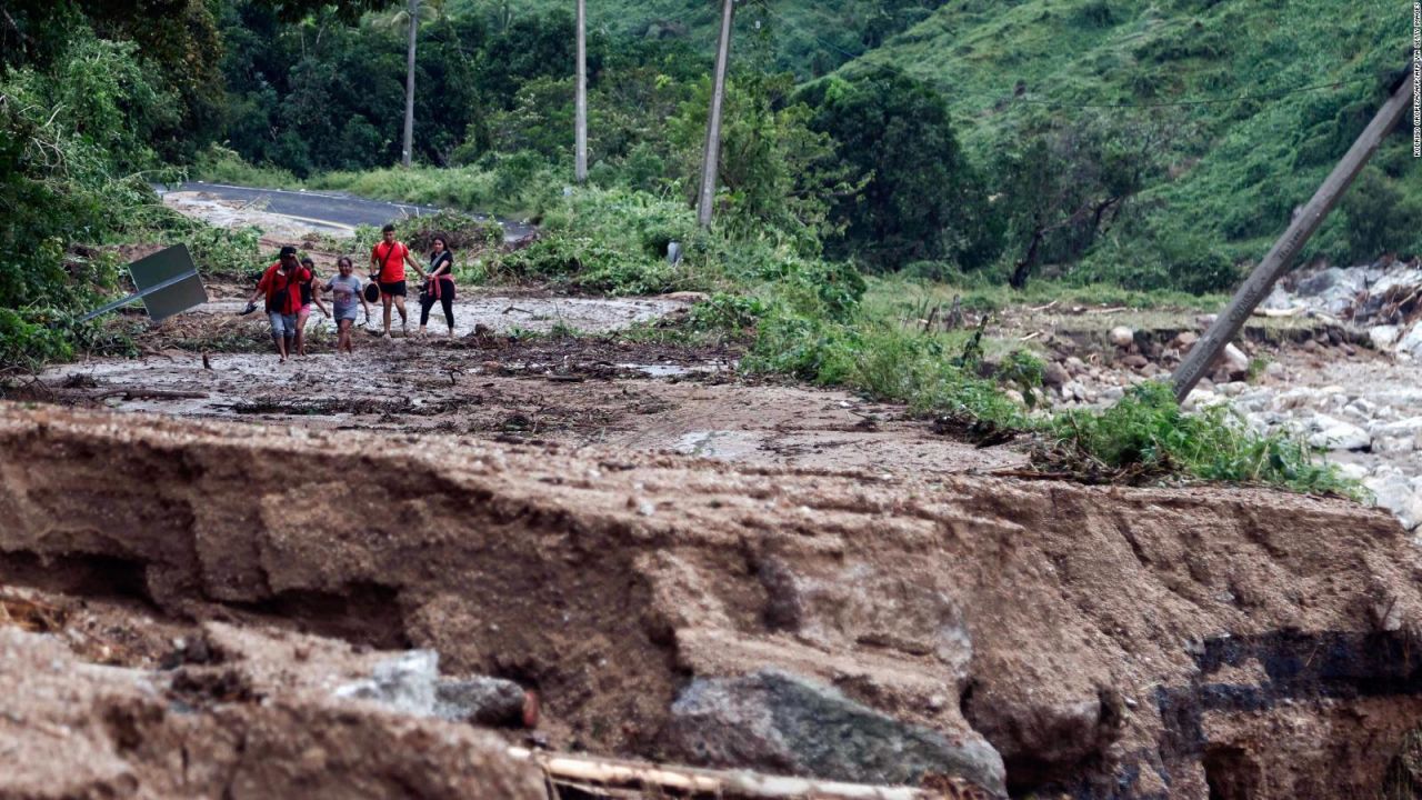 CNNE 1483426 - acapulco, incomunicado tras el paso de otis