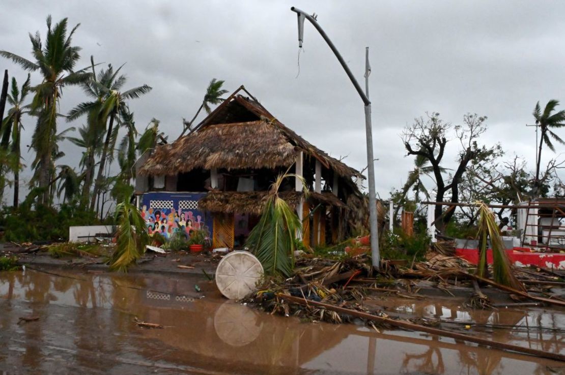 CNNE 1483552 - mexico-weather-hurricane-otis