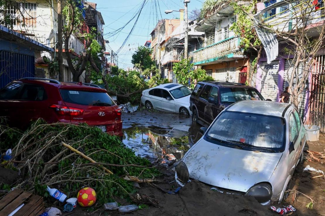 CNNE 1483835 - mexico-weather-hurricane-otis