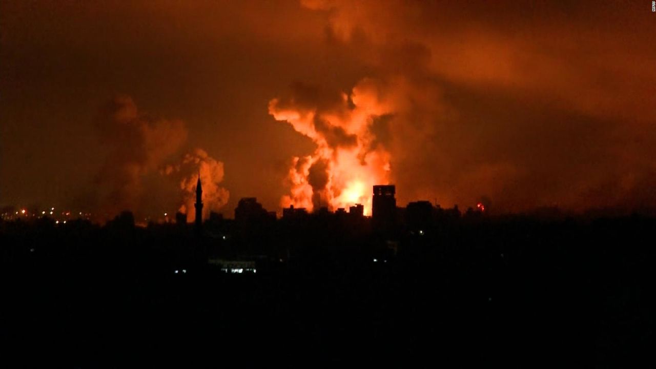 CNNE 1484429 - reportan intensos ataques aereos y de artilleria sobre gaza
