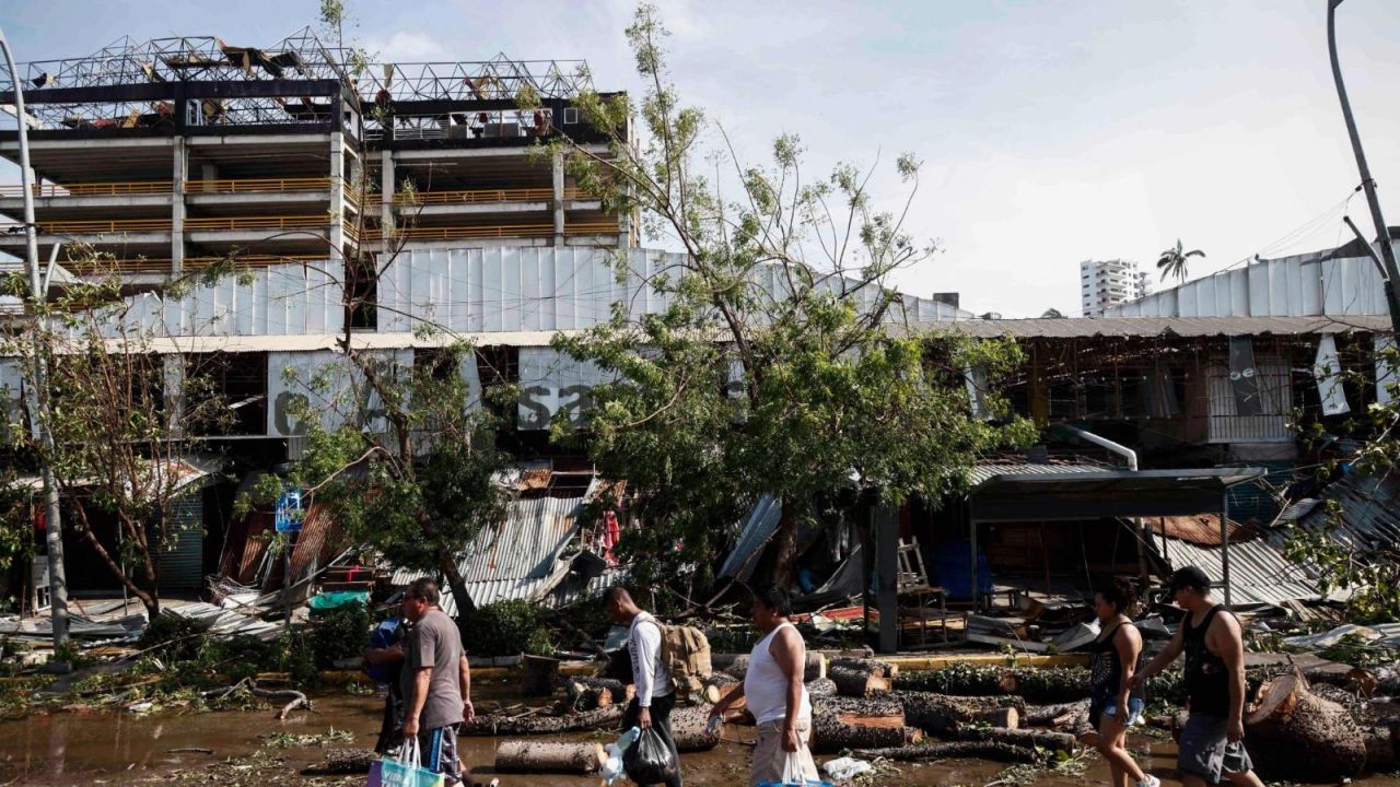 CNNE 1484610 - "no tenemos comida ni agua", el clamor de un sobreviviente del huracan otis