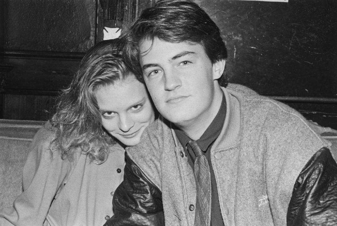 La actriz Martha Plimpton y Perry son vistos en el club nocturno Limelight en la ciudad de Nueva York alrededor de 1988.