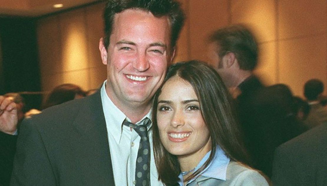 Matthew Perry y Salma Hayek Warner en Las Vegas en 1999.