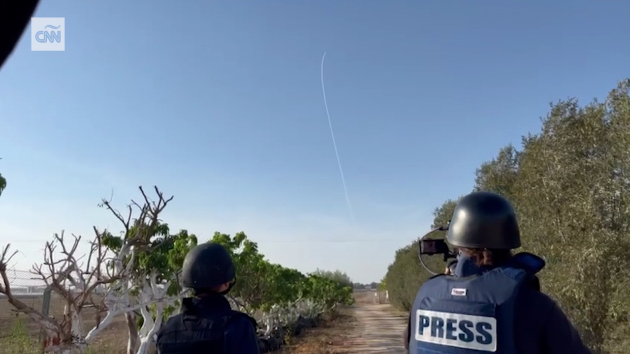 CNNE 1486190 - video- domo de hierro intercepta un cohete en israel